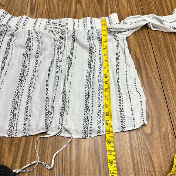 Forever 21 Off-Shoulder Peasant Top w/ Tassels - Picture 7 of 9